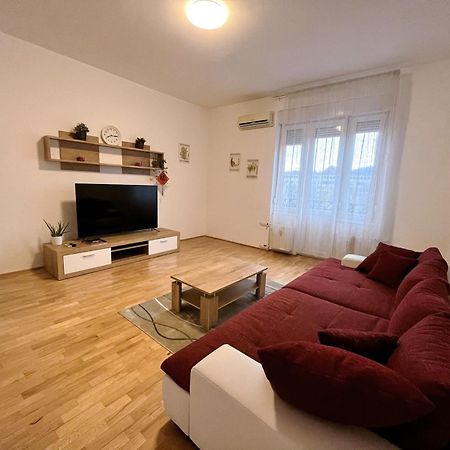 Boutique Family Apartment In The Heart Of City Budapesta Exterior foto