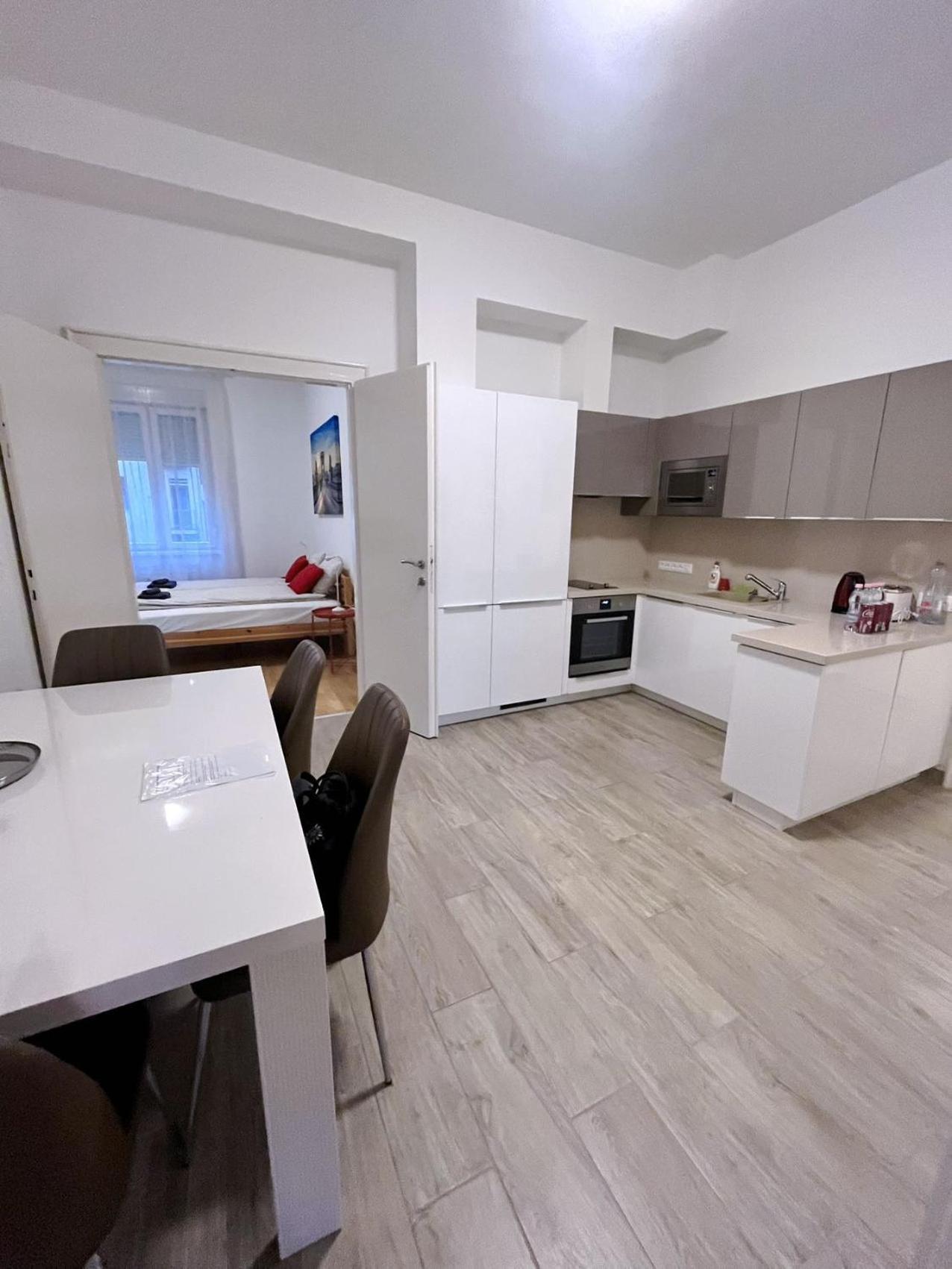 Boutique Family Apartment In The Heart Of City Budapesta Exterior foto