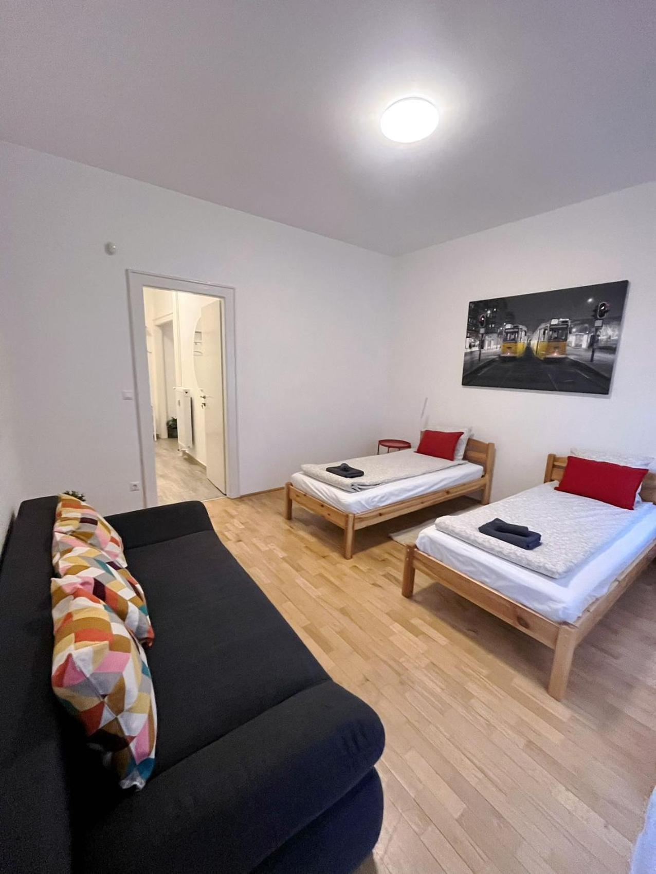 Boutique Family Apartment In The Heart Of City Budapesta Exterior foto