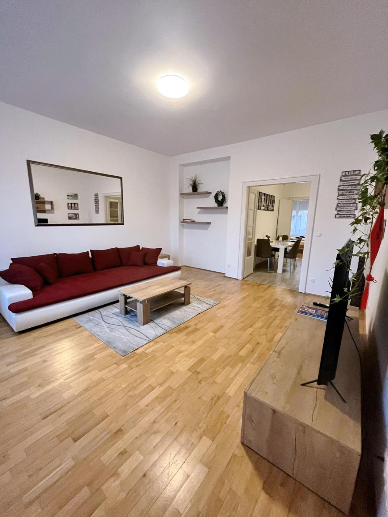 Boutique Family Apartment In The Heart Of City Budapesta Exterior foto