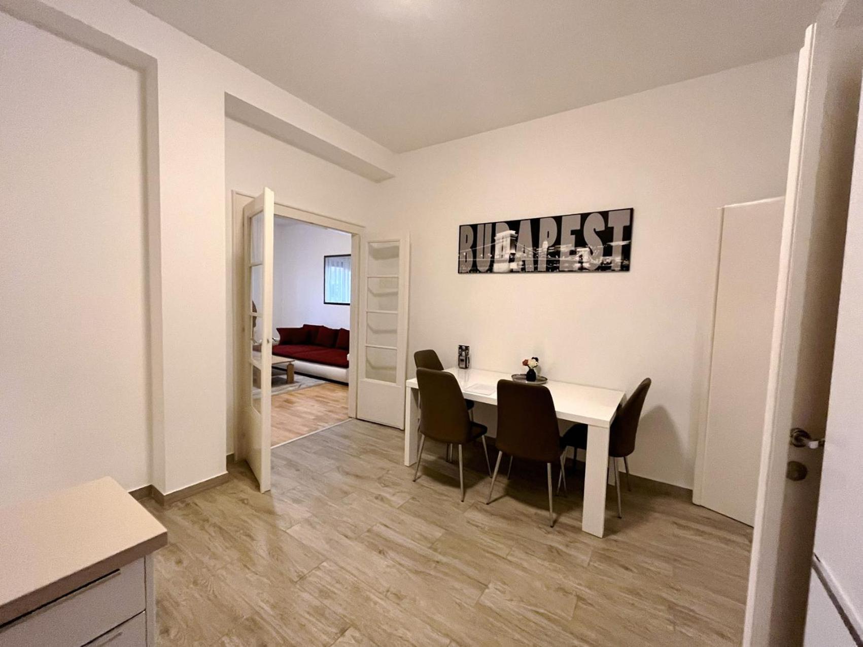 Boutique Family Apartment In The Heart Of City Budapesta Exterior foto