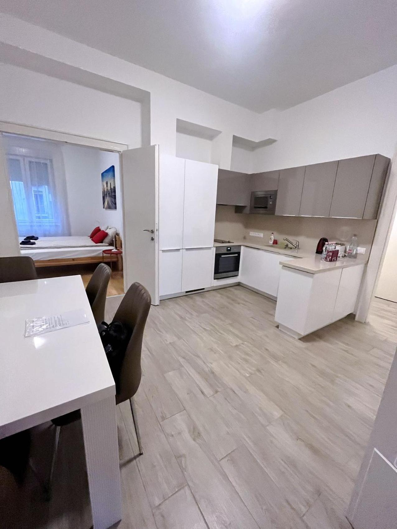 Boutique Family Apartment In The Heart Of City Budapesta Exterior foto