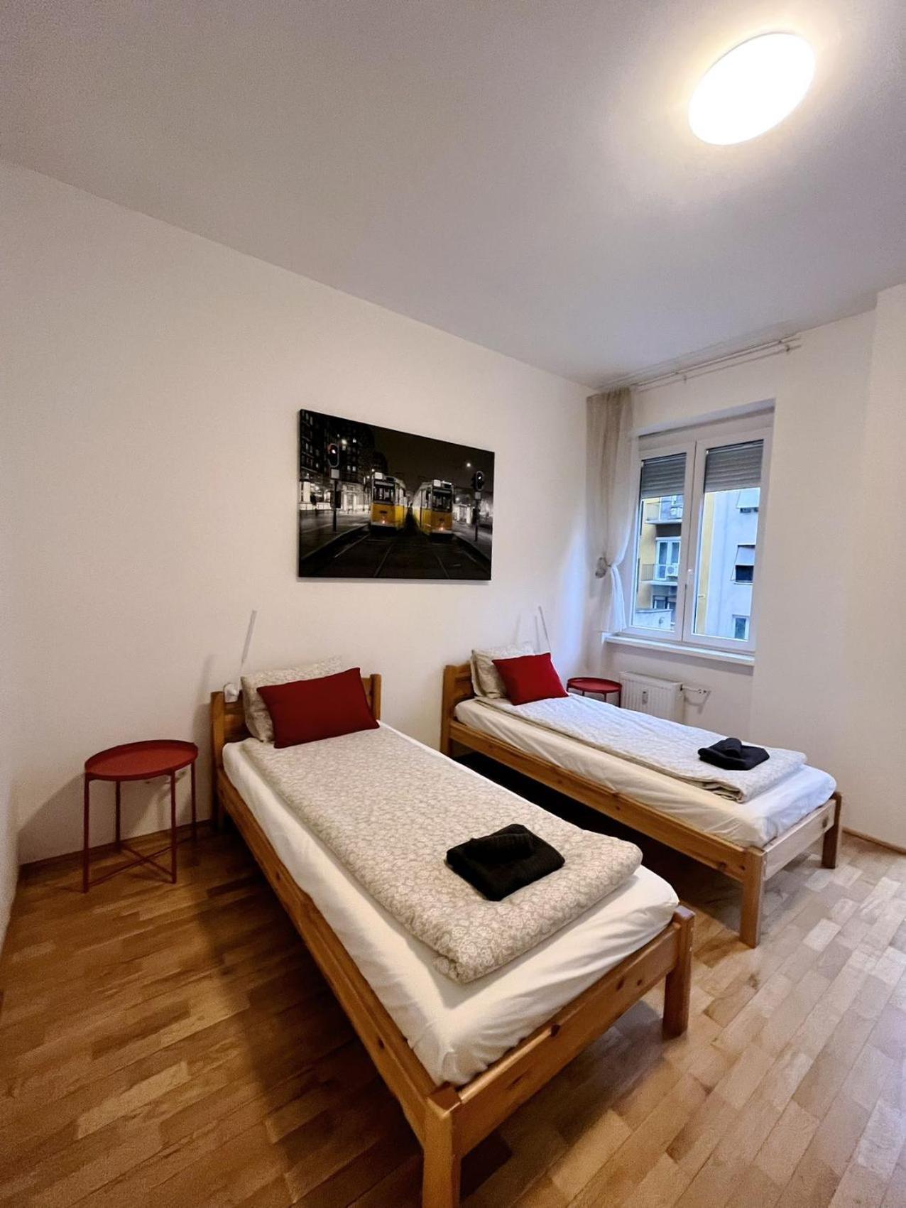 Boutique Family Apartment In The Heart Of City Budapesta Exterior foto